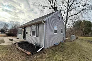 2215 Colorado Ave, Rockford, IL 61108 - Photo 3