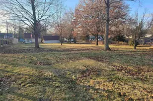 320 Westmoreland Ave, Rockford, IL 61102 - Photo 37