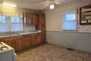 320 Westmoreland Ave, Rockford, IL 61102 - Photo 11