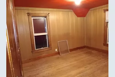 409 W Avon Street, Freeport, IL 61032 - Photo 7