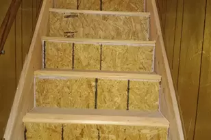 409 W Avon St, Freeport, IL 61032 - Photo 9