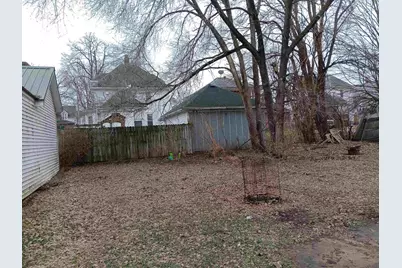 409 W Avon Street, Freeport, IL 61032 - Photo 3