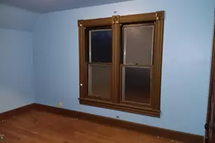 409 W Avon St, Freeport, IL 61032 - Photo 5