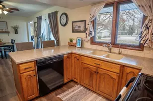 304 Lumar Dr, Pearl City, IL 61062 - Photo 7