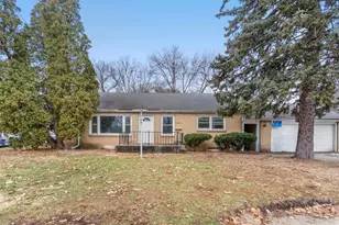 920 Oakley Ave, Rockford, IL 61101 - Photo 1