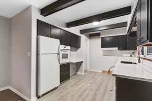 920 Oakley Ave, Rockford, IL 61101 - Photo 9