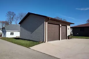 1221 Warren Ave, Belvidere, IL 61008 - Photo 7