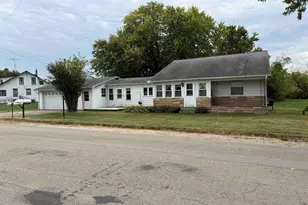 3018 W Beaver Rd, Freeport, IL 61032 - Photo 3