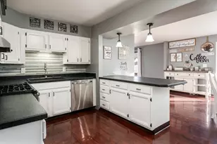 237 Theodore St, Loves Park, IL 61111 - Photo 7