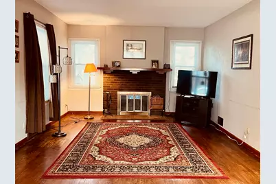 137 N Stewart Avenue, Freeport, IL 61032 - Photo 3