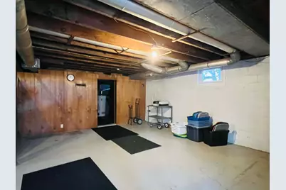 137 N Stewart Avenue, Freeport, IL 61032 - Photo 17