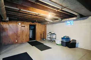 137 N Stewart Ave, Freeport, IL 61032 - Photo 17