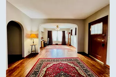 137 N Stewart Avenue, Freeport, IL 61032 - Photo 5