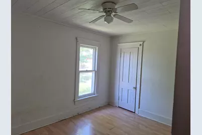 355 N Foley Avenue, Freeport, IL 61032 - Photo 11