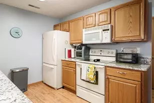 5683 Oak Village Dr, Roscoe, IL 61073 - Photo 13