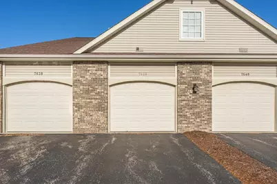 7636 Creek Bend, Rockford, IL 61114 - Photo 3