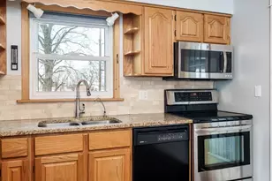 114 Bunn Dr, Rockton, IL 61072 - Photo 11