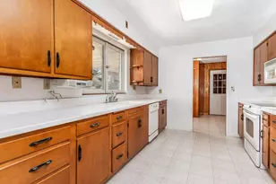 415 W Columbia Ave, Stockton, IL 61085 - Photo 5