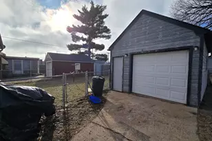 1524 Virginia Ave, Rockford, IL 61103 - Photo 3