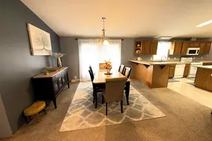 2334 Blossom Ln, Belvidere, IL 61008 - Photo 3