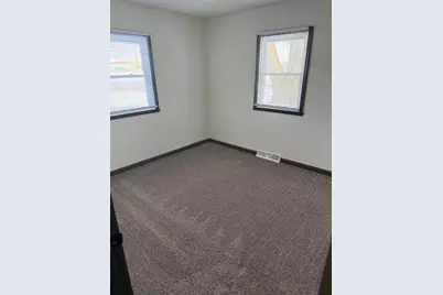 1001 39th Avenue, Rockford, IL 61109 - Photo 9