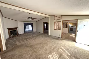 922 Micole Dr, Belvidere, IL 61008 - Photo 3