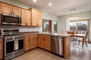 3271 N Silver Ridge Dr, Oregon, IL 61061 - Photo 7