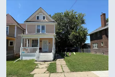 704 S Carroll Avenue, Freeport, IL 61032 - Photo 3