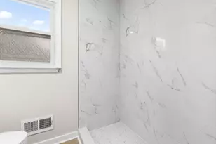 6402 East Dr, Loves Park, IL 61111 - Photo 11