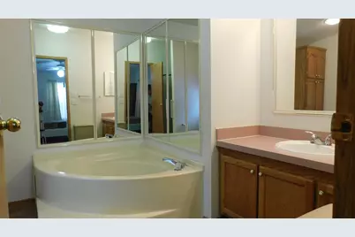 5476 Ebonywood Lane, Roscoe, IL 61073 - Photo 17