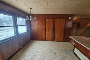 907 Merrill Ave, Loves Park, IL 61111 - Photo 13