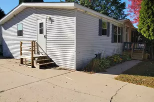 5421 Ebonywood Ln, Roscoe, IL 61073 - Photo 3