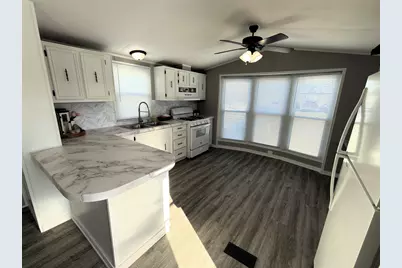 594 Park Avenue, Belvidere, IL 61008 - Photo 3