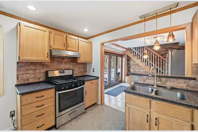 6961 Hiatt Drive, Rockford, IL 61114 - Photo 9