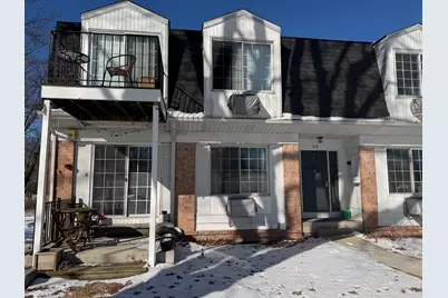 714 Kiwanis #2, Freeport, IL 61032 - Photo 1