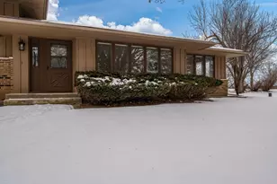 6747 Lynnhurst Ln, Roscoe, IL 61073 - Photo 3