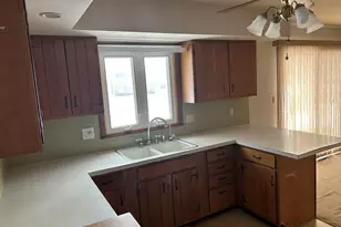 2129 Sunset Dr, Freeport, IL 61032 - Photo 7