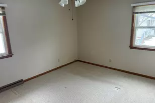 2129 Sunset Dr, Freeport, IL 61032 - Photo 11