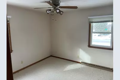 2129 Sunset Drive, Freeport, IL 61032 - Photo 9