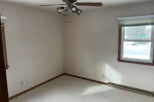 2129 Sunset Dr, Freeport, IL 61032 - Photo 9