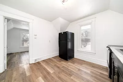 906 S 5th Street, Rockford, IL 61104 - Photo 9