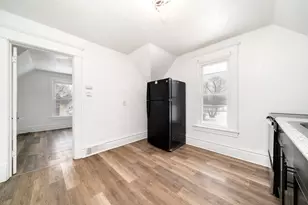 906 S 5th St, Rockford, IL 61104 - Photo 9