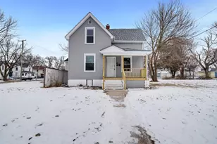 906 S 5th St, Rockford, IL 61104 - Photo 1