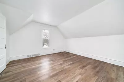 906 S 5th Street, Rockford, IL 61104 - Photo 5