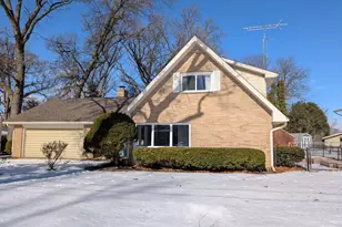 2032 W Laurel St, Freeport, IL 61032 - Photo 1