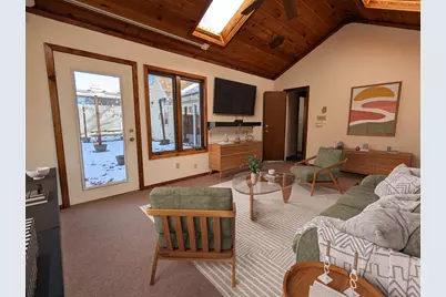 2032 W Laurel Street, Freeport, IL 61032 - Photo 11