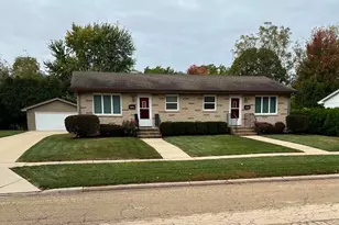 1605-07 Fremont St, Belvidere, IL 61008 - Photo 1