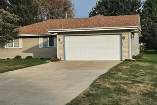 108 Sequoyah Ct, Poplar Grove, IL 61065 - Photo 1