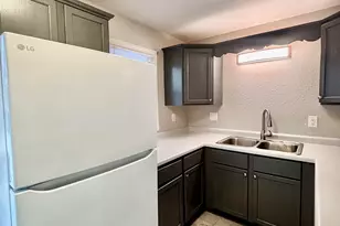 206 E Hosmer St, Loves Park, IL 61111 - Photo 5