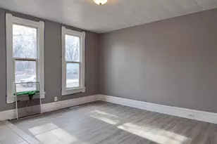 1627 7th St, Rockford, IL 61104 - Photo 3